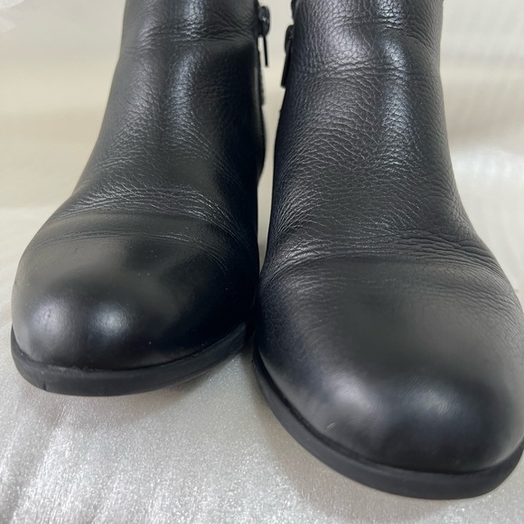 Clarks Womens Shoes 6M Black Ankle Boots Work Business Casual Leather Comfort - Picture 7 of 15
